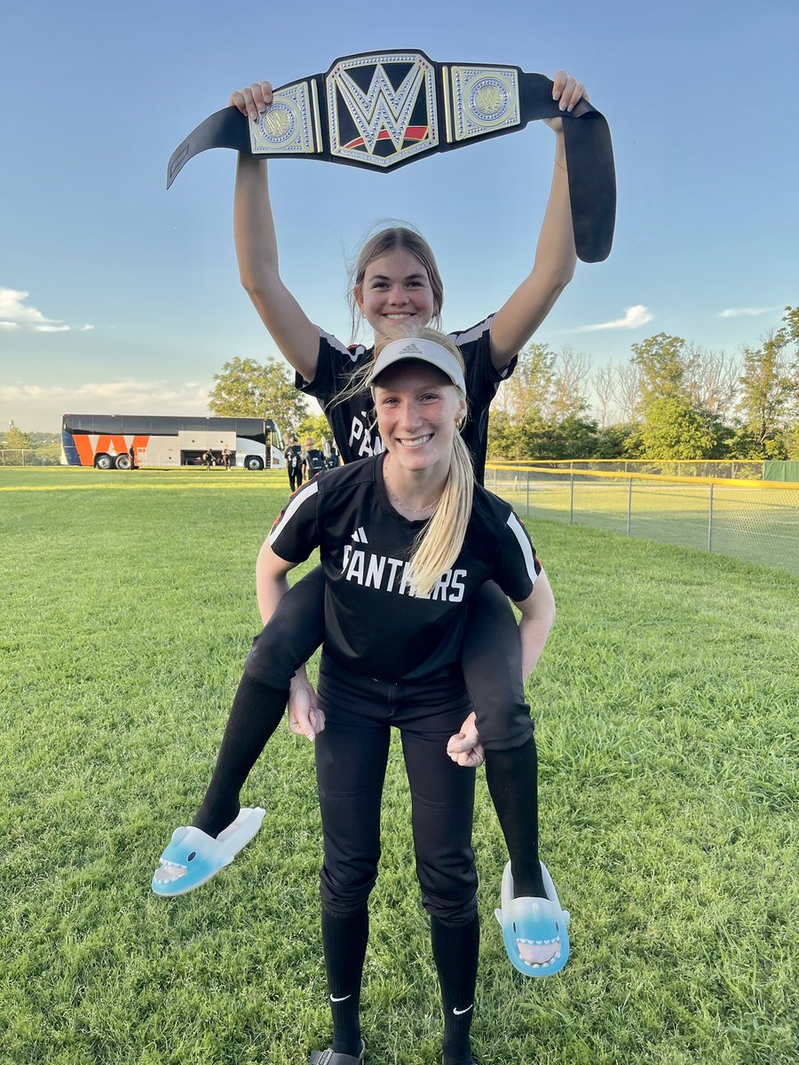 Panthers with the 17-6 district W over IWHS SA. <a href="/EmilyErwin05/">Emily E</a> with 3 run 💣,J. Wooldridge with 2 run 💣, <a href="/KennedyFlenner/">Kennedy Flenner</a> with 13 Ks, <a href="/Brooke_Landry14/">Brooke Landry</a> going 3 for 5 with a walk.🔥🧡🐾