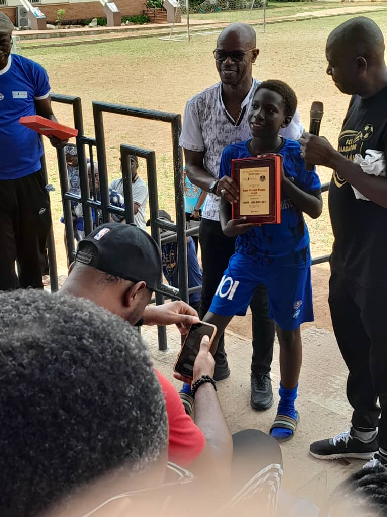 iammutiu8's tweet photo. I was at the Grand finale of 2nd @FCVAcademy  Gladiator Football Camp. 

📷 🧵

#Academy #football #soccer #iammutiu https://t.co/DmqkXJAdC1