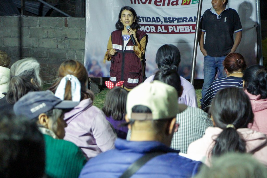vianeygarciar_'s tweet photo. En San Nicolás como el volcán andan #ConTodoElPower, qué alegría que a nivel nacional están de lado de la 4T acompañando a la Dra. Claudia Sheinbaum, ellas/os quieren ver la verdadera transformación en su municipio, por eso no les vamos a fallar. #SigamosHaciendoHistoria ♥️ https://t.co/bYfQPvibYF