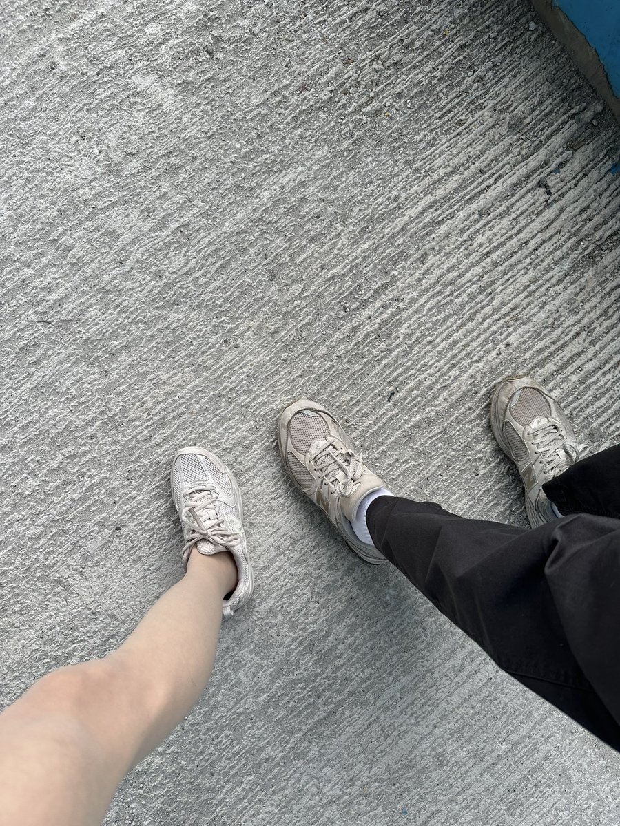 Looking forward to more surprises from Aptos in Hong Kong! <a href="/Aptos/">Aptos</a> <a href="/AptosLabs/">Aptos Labs</a> <a href="/aptoscnofficial/">Aptos中文</a> <a href="/0xrome_/">Jerome</a> 

今天跟<a href="/moshaikhs/">Mo Shaikh</a> 穿了同款球鞋👟