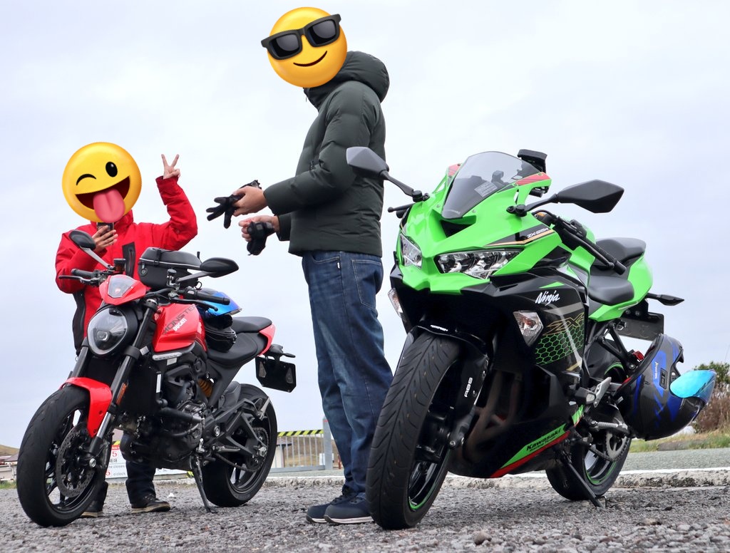 fumi_fumi_xx's tweet photo. 会社の先輩と初ツー🏍
わざわざレンタルして付き合ってくれて本当に感謝やで😎
#バイク好きと繋がりたい #バイク #ツーリング #Ducati #カワサキ #monster937 #zx25r #阿蘇 https://t.co/GA0NRq9d1I