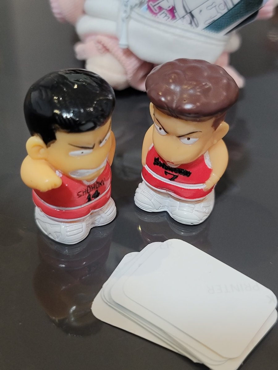 3장 더 쥬새요.
                                    ... 골라서 줄까?
                                            ...안돼요.