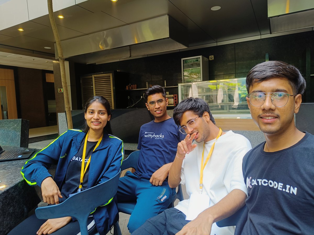 Organisers Chilling in Morning 🌅🥳 @Datacode_in @GautamJai22 @priyanshi1282 #Wittyhacks #Hackathon @wittyhacks