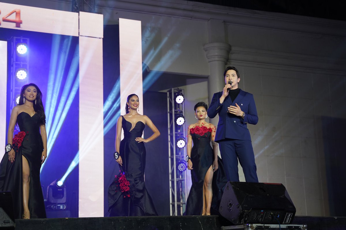 Asia's Multimedia Star Alden Richards serenaded and charmed the Himaya Queen finalists in Himamaylan City, Negros Occidental.

Thank you for having Alden, mga Kapuso namin sa Negros Occidental ✨

#AldenRichards