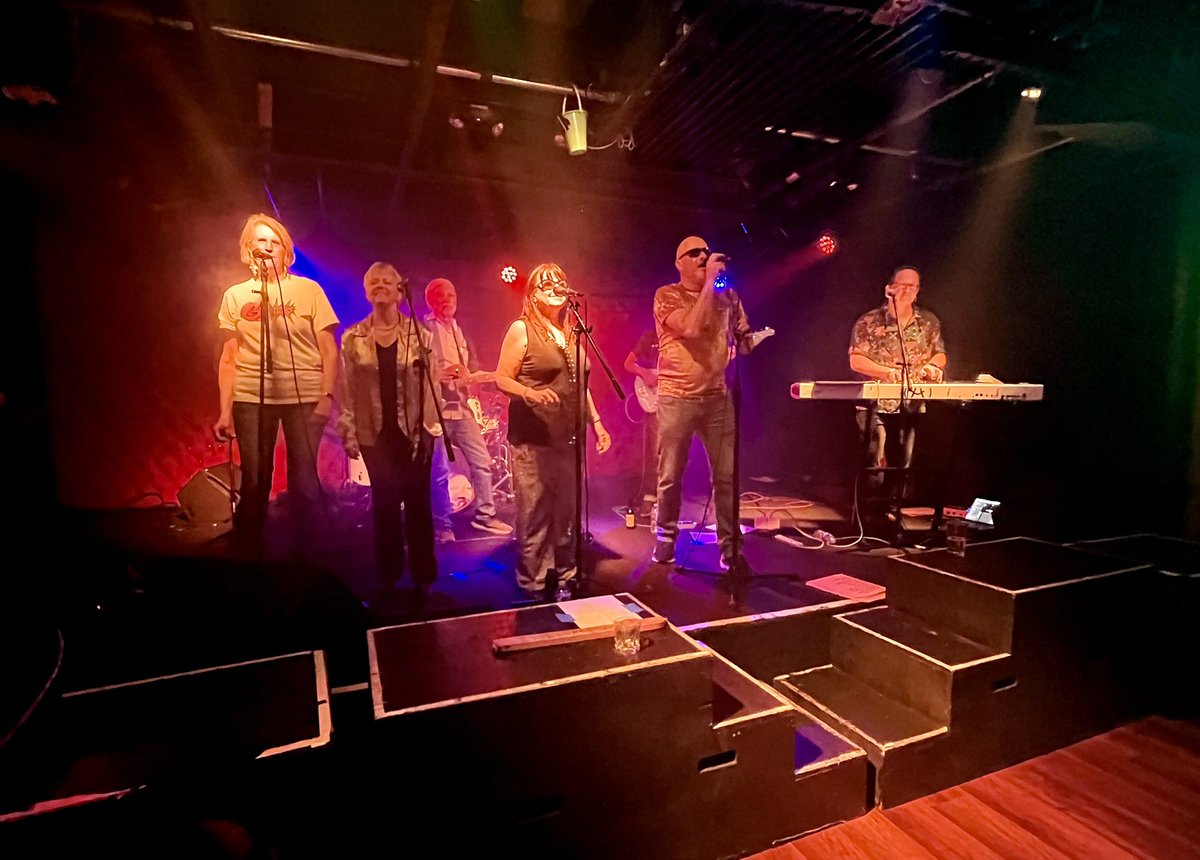 We’re live on stage <a href="/HarvellesLB/">Harvelles Long Beach</a> until 2am! <a href="/APSPhysiology/">American Physiological Society</a>, come out and join Cormac as he lives out his childhood fantasy ☺️