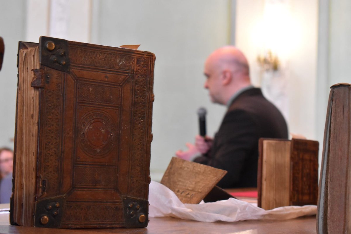 ScriptTrans's tweet image. Recuperarea moștenirii textuale medievale a comunităților mici și mijlocii: lansarea #RESTORY la #Sighișoara. 5/04/2024 

facebook.com/iuliansirbusig…