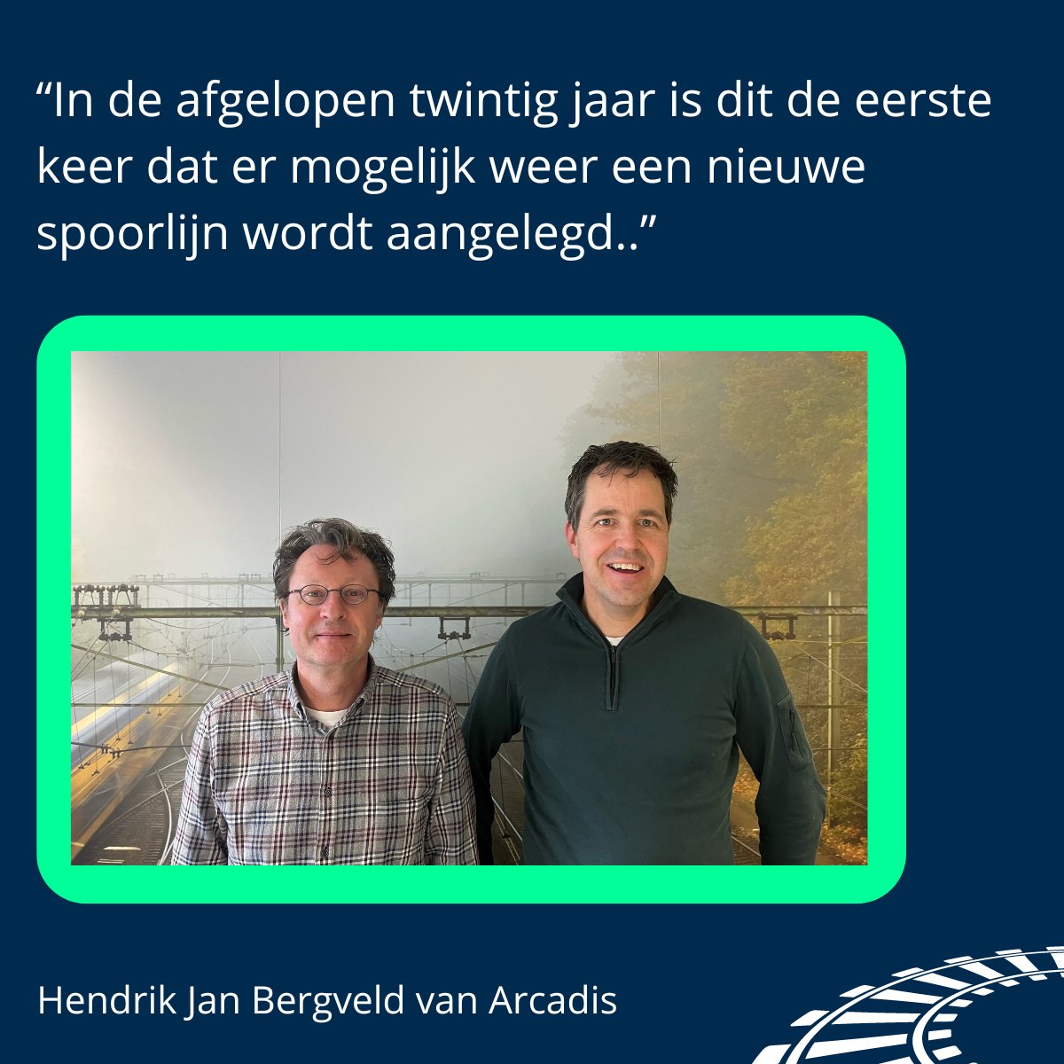delelylijn's tweet photo. "We bekijken hoe treinen kunnen gaan rijden, hoeveel dit ongeveer gaat kosten en we berekenen de vervoerwaarde," vertelt Hendrik Jan Bergveld van Arcadis. Lees het hele interview op https://t.co/SleJYYTPKr #lelylijn #spoorverbinding #bereikbaarheid https://t.co/hp2aGMZbOV