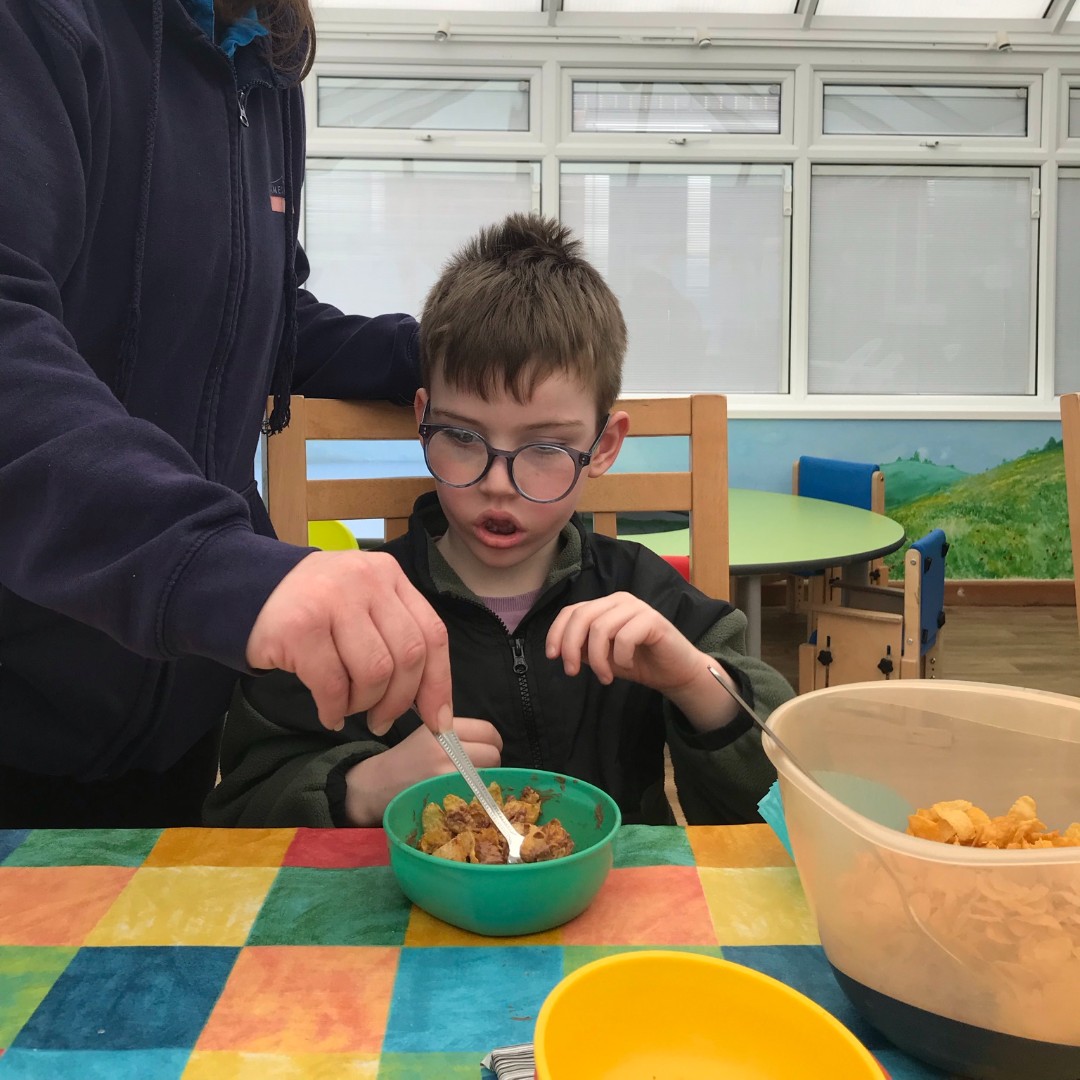 Kobie and Tommy mad some delicious cornflake cakes with some Easter chocolate during holiday club. #TopChef #MakingMagicMemories #JHT #JamesHopkinsTrust #KitesCorner #NursingRespiteCare #Gloucestershire #Charity #ChildrensHospice