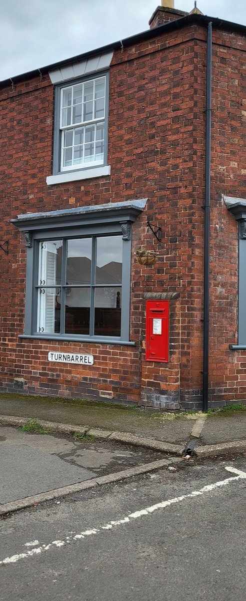 Good morning everyone 👋 wishing you all a wonderful weekend. Melbourne, Derbyshire #PostboxSaturday