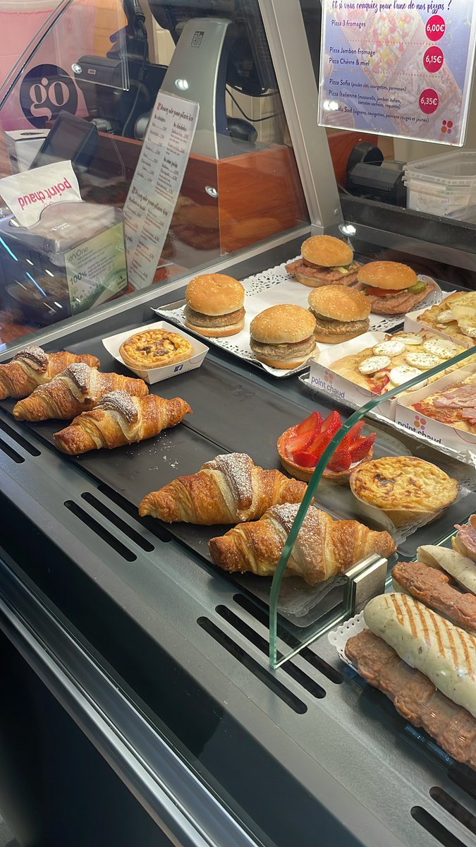 SportPerkin's tweet photo. Quick pitstop for breakfast- 2 hours away from Calais🥐 https://t.co/rHsMz2lfFY