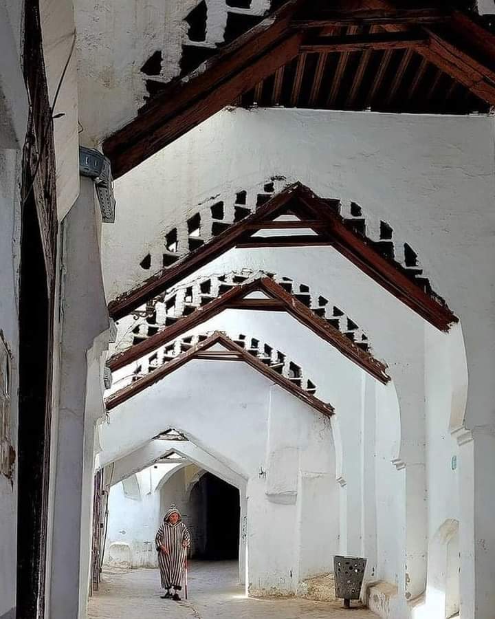 #Tetouan_city #morocco #maroc #travelmorocco #artandall #art 
#history #architecture #travel #artist #heritage #photography
