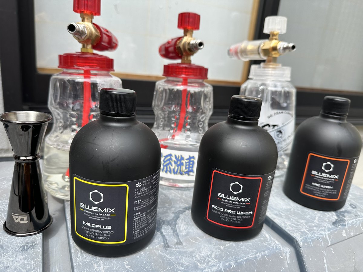 todo1018's tweet image. 今日も朝から歩いてました
で、夕方は少しお仕事で営業所へ…

少しの空き時間しかないので…
洗車w

今週はお仕事で少し遠出してました
新宮へ2回ほど

という事で本日はしっかり洗いたい❗️

という事でメニューは…

3ph洗車
今回は
#BLUEMIX
プレウォッシュ　アルカリ性
amzn.to/3xAALO4…