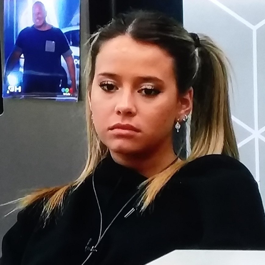 ghermanoar's tweet photo. Creo que de las 11 ediciones de #GranHermano en #Argentina nunca hubo una participante que aportará tan poco por no decir nada al reality en todo sentido, una babosa tiene más gracia que #Zoe, una pena que afuera haya mejores participantes. https://t.co/0PdzpB9fzm