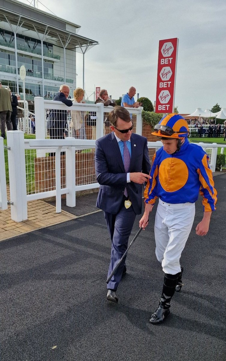 💷 If Super RYAN MOORE Rides a Double on CAPULET & ROXANNE at Chelmsford today: 😍 🎁 I'll give £100 CASH to 1 of YOU Lucky People at 10pm!! 💷 To Enter: 👇 1⃣ RT this Tweet 2⃣ Follow @racingblogger 📸 instagram.com/racingblogger #GrandNational #BRIARS #win 🏇