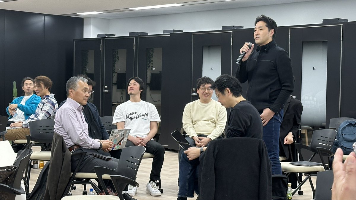 hatakey1's tweet photo. ディスカッション2

営業の究極的なところが粘着性になると、いかに粘着性を高めるかを推進してくれるサービスが求められるのでは、と。

そろそろ飲み会、ゴルフに行ったら？とレコメンw

おもしろいアイディアが出てきますね

#yakocloud https://t.co/s895GcSaIT