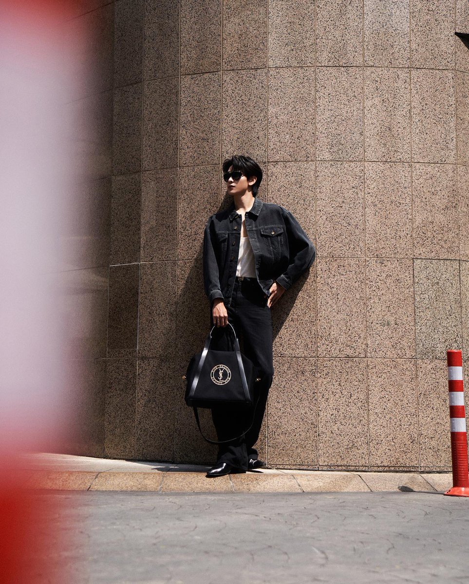 ChenRcj's tweet photo. 🖤 @YSL https://t.co/qzVfHOoipj