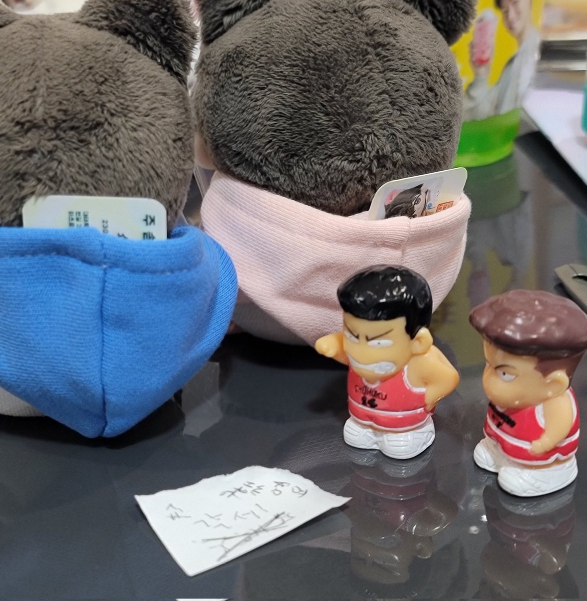 해피엔딩

                                    아 쓰레기
                                막 버리고 가네