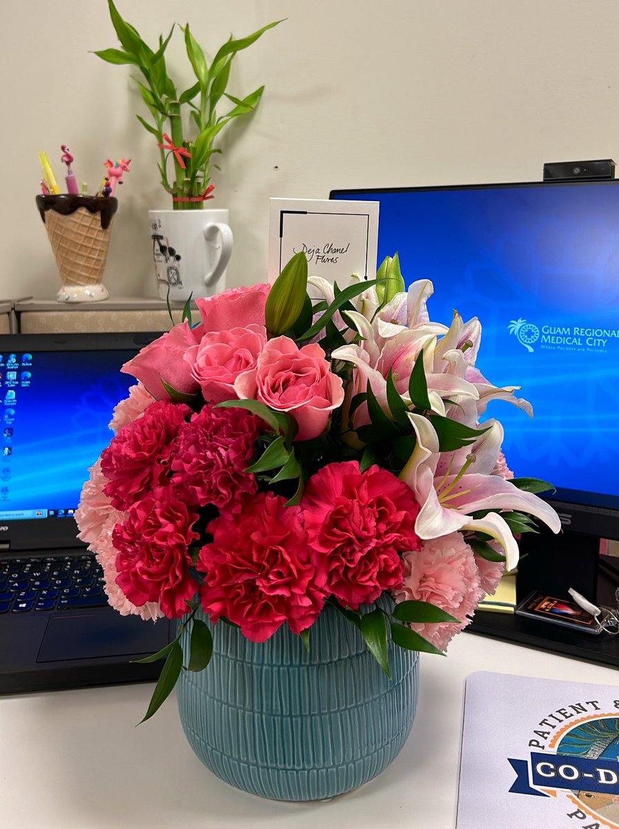 dejchanel's tweet photo. I received my first ever flower arrangement delivery at work from a dear friend. This is something I’ll remember forever. The intention, effort, and celebration for my personal win is an indication of the winnings that surround me. #blessingsoflife 💐🩷 https://t.co/xSqRLDSXot