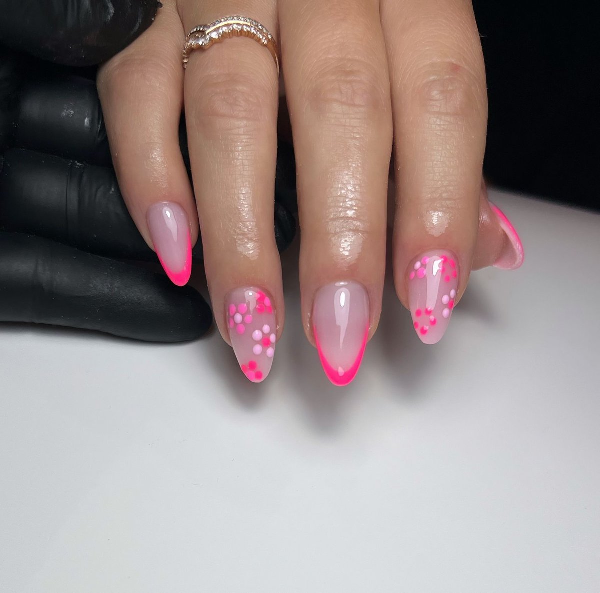 Pretty in Pink 🌸 Nails by @nails__bytoni_888

Using DND in shades 
💗 Hibiscus
💗 Pom Pom
💗 Pinky Promise

Shop now on Nail Polish Direct. Next Day Delivery available 🌸 #npd #nailpolishdirect #npdirect #nails #nailsnailsnails #nailsart #nailsdesign #nailsinspiration