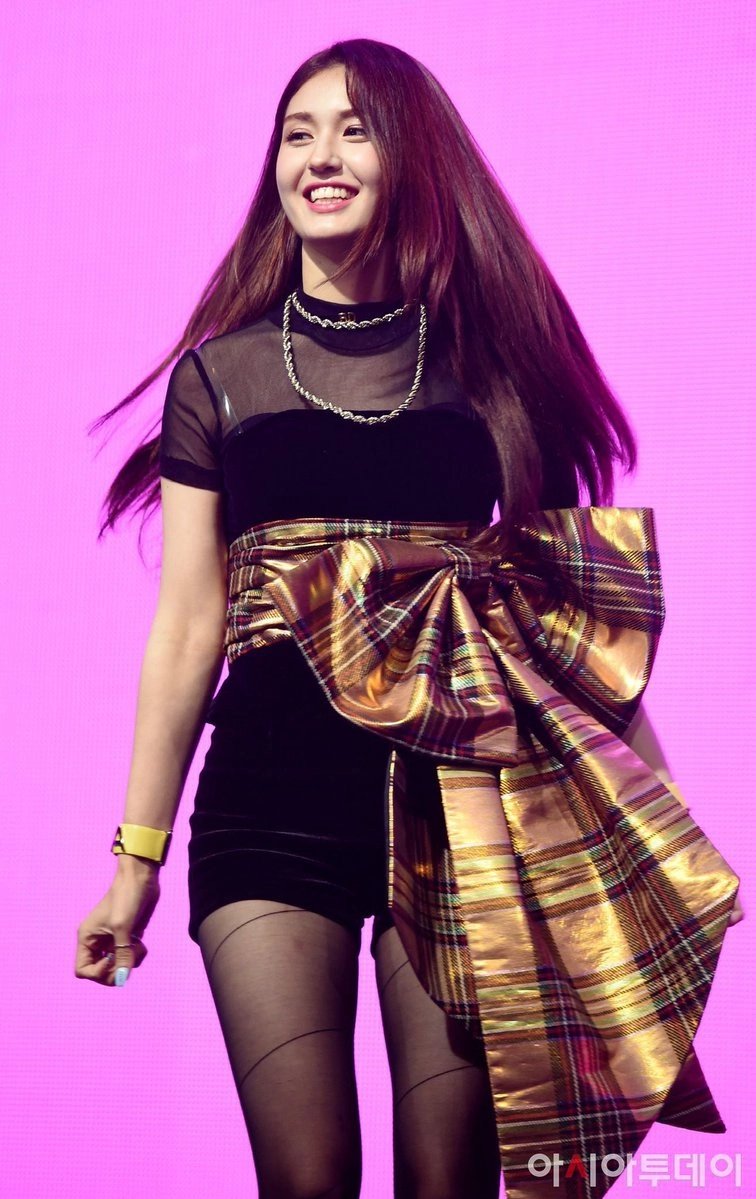 Aquí trayendo un poco de girlfriend material para mi noviecita por su #𝚋ɪ፝֟rth𝐝ayᡣ𐭩ུ就很 y por supuesto apoyarla as always en el #𝚟𝐢ː𝚟𝐢别𝐬𝕥ǝre𝕠像🍰 Prepárate, @petieshoes, te esperan muchos besitos de mi parte. 🫵🏻

‘ 百合  𝑓𝑙𝗈𝗐𝖾𝗋⎯ #⃝𝐼𝑔𝑛𝑖𝑠 𓈒 ◌ ❀