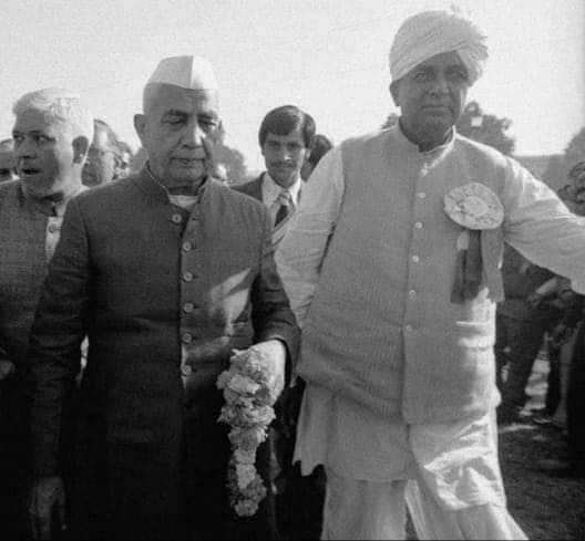 satpaltalwani61's tweet photo. भारतीय राजनीति का एकमात्र नाम,
जिन्होंने बनाई राजनैतिक पाठशालाएं !!

#BharatRatna4Tau https://t.co/9cfASATg1n