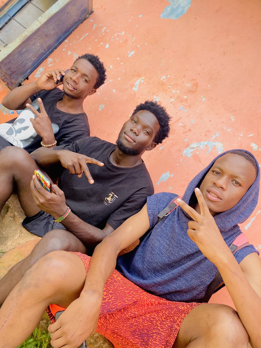 SekanjakoM4432's tweet image. I admire people who choose to shine even after all the storms they have been through.
#ALLAHFIRST🙏
HOMIES🤍✌️
DREAM CHASERS 🏃‍♂️🏃‍♂️