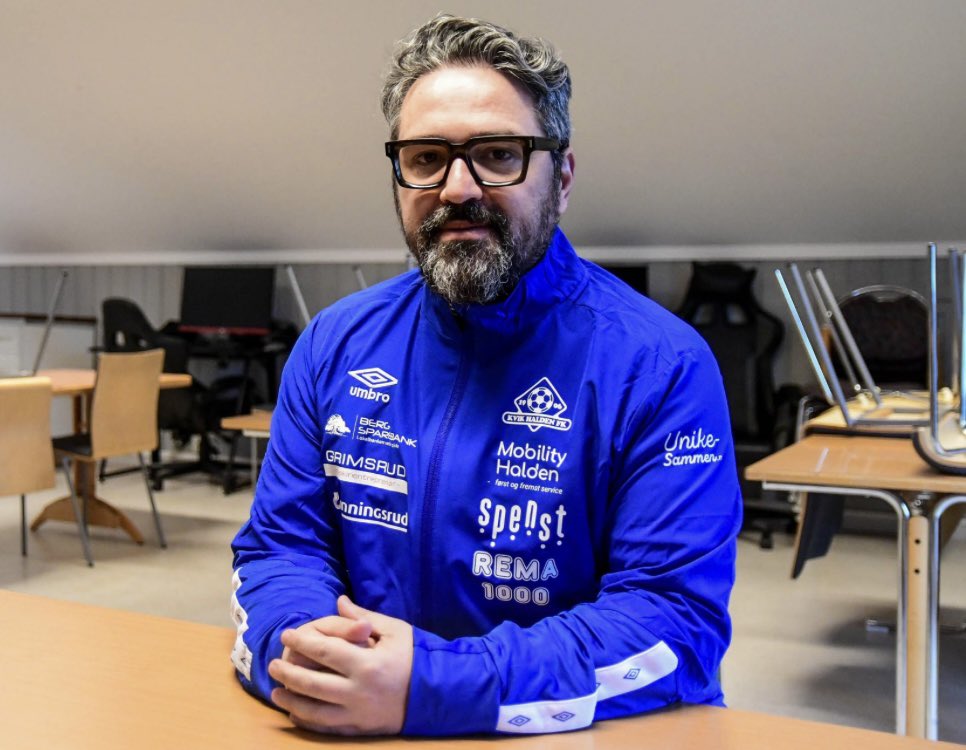 FortetHalden's tweet photo. SESONGSTART!!🔴⚪️🔵
Fortet ønsker Hugo Vicente og samtlige rundt klubben masse lykke til idag!!💥
Bilde: @HaHalden
#Fortet #KvikHalden https://t.co/CWkub9w7Z2