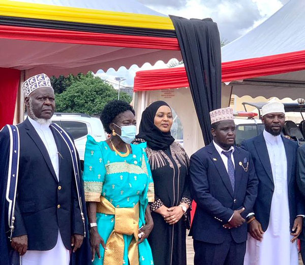 arihoamos2's tweet image. EAC Affairs Minister Rebecca #Kadaga  gives National Muslim Youth Sacco sh20 million boost

liubarikak aalrabi @RebeccaKadagaUG #BusogaTourism  @KingNadiopeIV
 
▶️Islam is against Homosexuality
Mufumbiro Gaddafi Van Dijk Liverpool Black M NewYork buyingcontent FreePalestine