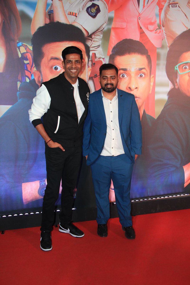 taran_adarsh's tweet image. ‘THE DEFECTIVE DETECTIVES’ NOW IN THEATRES… #TheDefectiveDetectives - an #English film written and directed by #ParitoshPainter - is adapted from his play #SeeNoEvilHearNoEvilSpeakNoEvil.

Produced By Rajeev Kuumar Saha under the banner of Saha &amp;amp; Sons Studios and an Ideas The…