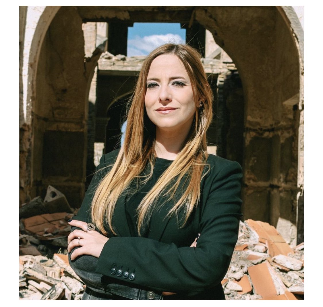 Se acaba de publicar la entrevista en la más me he desnudado hasta el momento, personal e intelectualmente hablando. Sé que hay cosas que no gustarán, pero, como suelo decir, no hay nada que yo piense, diga o haga que se salga de los límites de lo humano. altavozcultural.com/2024/04/05/ent….