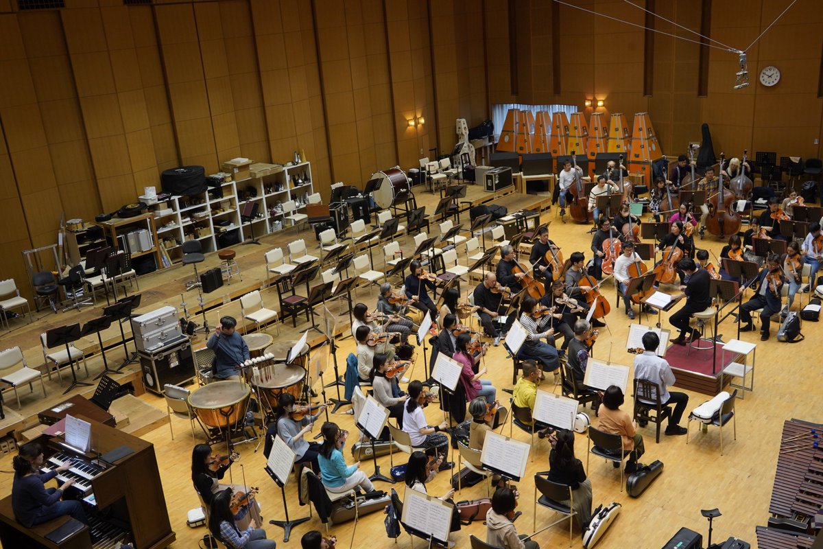 【スプリング・コンサート4/7(日)】 プーランクのオルガン協奏曲は、弦楽・ティンパニ・オルガンの切れ味と迫力、劇的な展開に痺れる一曲です⚡ 管楽器なしの編成は、鳴らすパイプの組合せで変幻自在に音色を変えられるパイプオルガンの魅力が際立ちます…！お聴き逃しなく🎵 kyoto-symphony.jp/concert/detail…