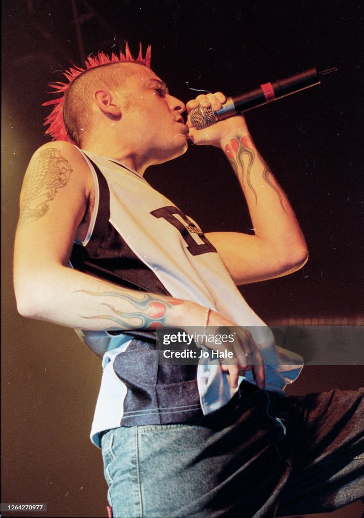 Happy weekend everyone! 😃
If you're sad or depressed I send you a big hug! 🫂🫂🫂
#ChesterAppreciationPost 
#MakeChesterProud 
#SmileForChester 
#ChesterBennington 
#ChesterForever 
#OurHeroChester 
#ForeverInOurHearts
#CelebrateChestersLife 
💖💫

📷 Jo Hale
