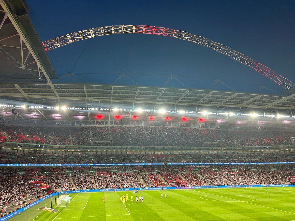 The beauty that is Wembley ⚽️🏴󠁧󠁢󠁥󠁮󠁧󠁿❤️ Shame that the @Lionesses didn’t win but I’m excited for Tuesday 🇮🇪