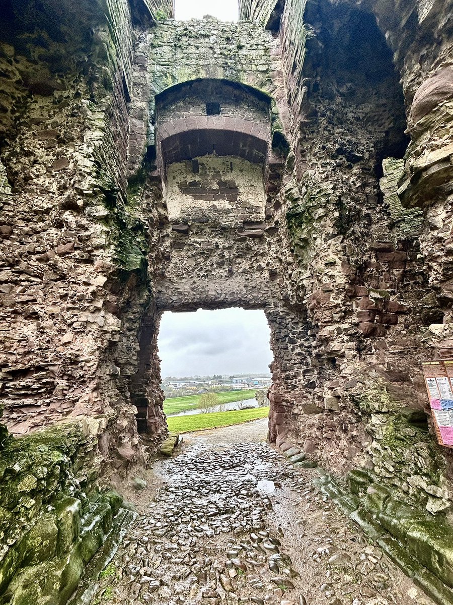 Rhuddlan #Castle #Denbighshire The first castle at Rhuddlan was a motte and Bailey castle built at nearby Twthwill sometime around 1073. The stone built ruins of the castle at Rhuddlan, known as Rhuddlan Castle, were built between 1277-1282 by Edward I #CastleSaturday