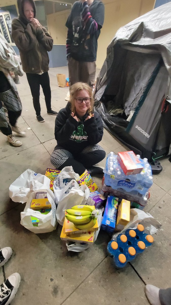 TinyWaterparks's tweet image. DUDE YOU'RE THE BEST THANK YOU SO MUCH @awsten