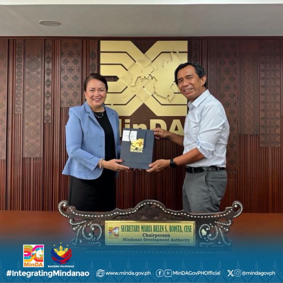 LOOK: MinDA Secretary Maria Belen Acosta meets with Davao Light and Power Company (DLPC) President Rodger Velasco to explore joint initiatives on investments facilitation through the promotion of efficient and sustainable energy in Mindanao. #IntegratingMindanao