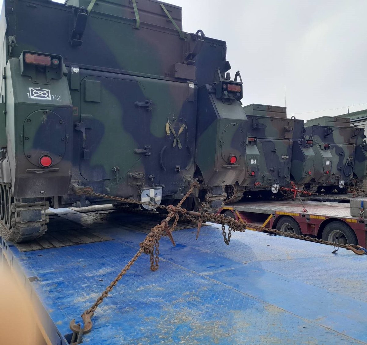 🇱🇹🇺🇦Whatever victory takes. Last night, a new shipment of Lithuanian military support reached Ukraine: we handed over M577 armored vehicles. #StandWithUkraine