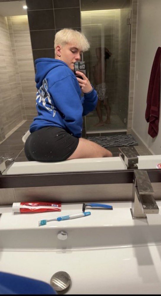 Loyal Fluski tweet media