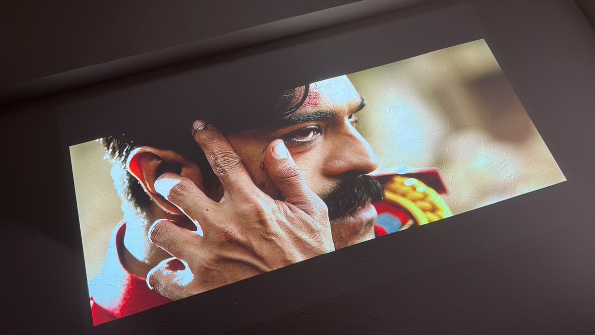 RRRもう何回目？
何度見ても飽きないし、何度見てる泣ける。このシーンも（ ;  ; ）また映画館でも上映されないかなぁ。また、IMAXで観たいなぁ。