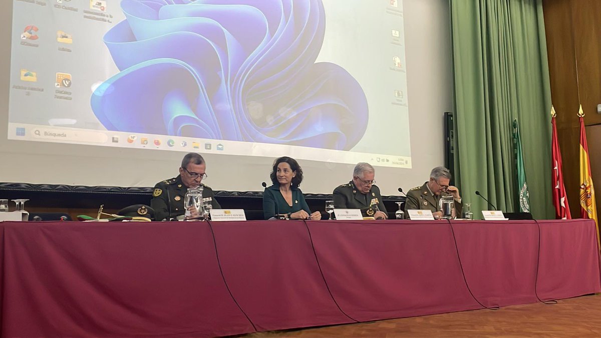 consueloserres's tweet photo. X Jornadas Científicas de Cria Caballar de las Fuerzas Armadas en @veterinariaUCM, con magníficas ponencias sobre los últimos avances en #reproduccionequina #diagnósticoimagen #podología #herraje #socializacióncanina y la magnífica labor que se realiza #CriaCaballar @MDefensaRD https://t.co/HBI3YAuFF6