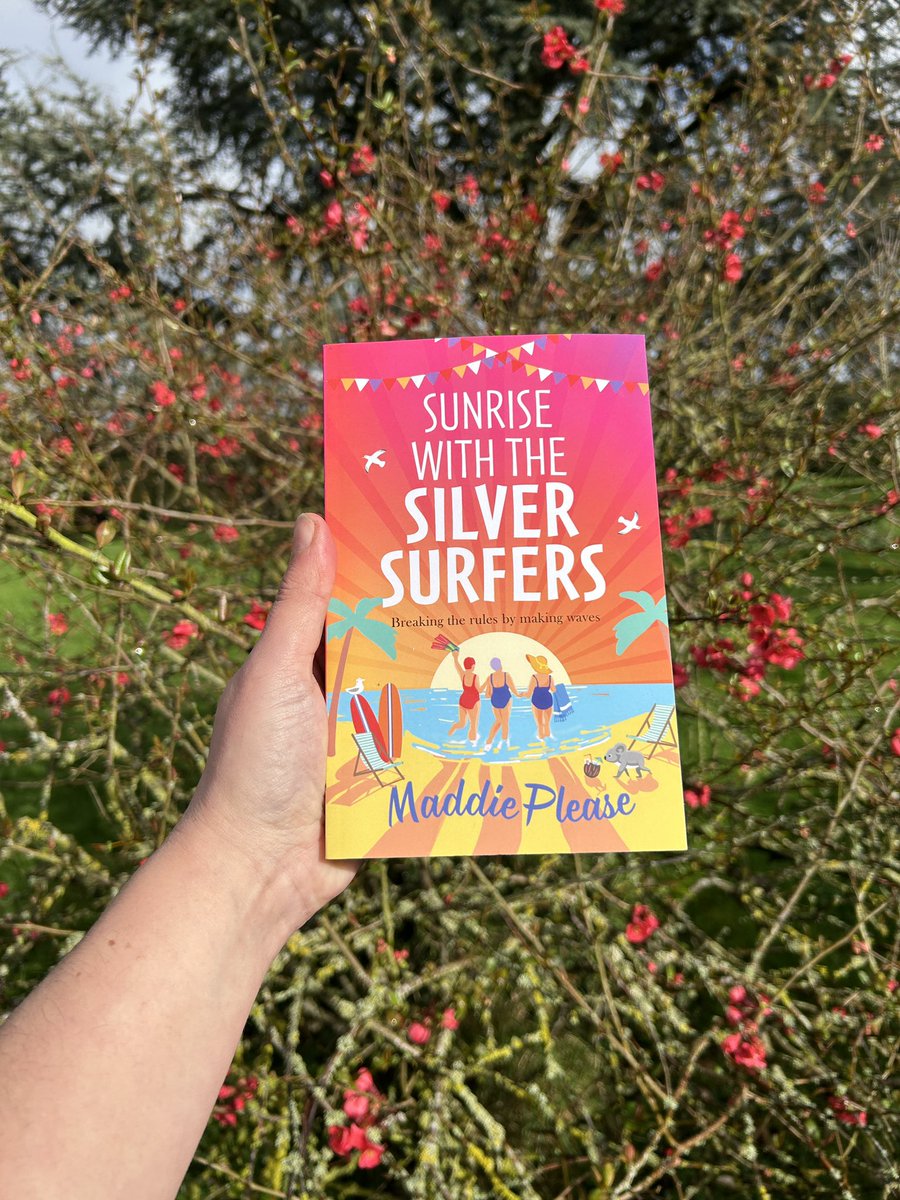 When spring is springing the same colours as the Silver Surfers 💕🌸🌺 It’s finally getting to that time of year, when the sun is coming out, it’s starting to warm up, and we can head outside and enjoy our adventures in the garden rather than on the sofa. #reading #springtime