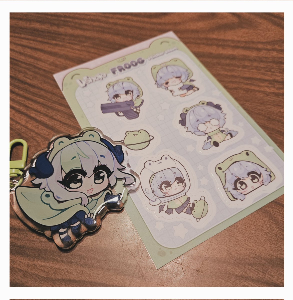 I was surprised with the cutest Froog merch arriving today!! It's adorable! 🐸 @LichVtuber @trytryagain_