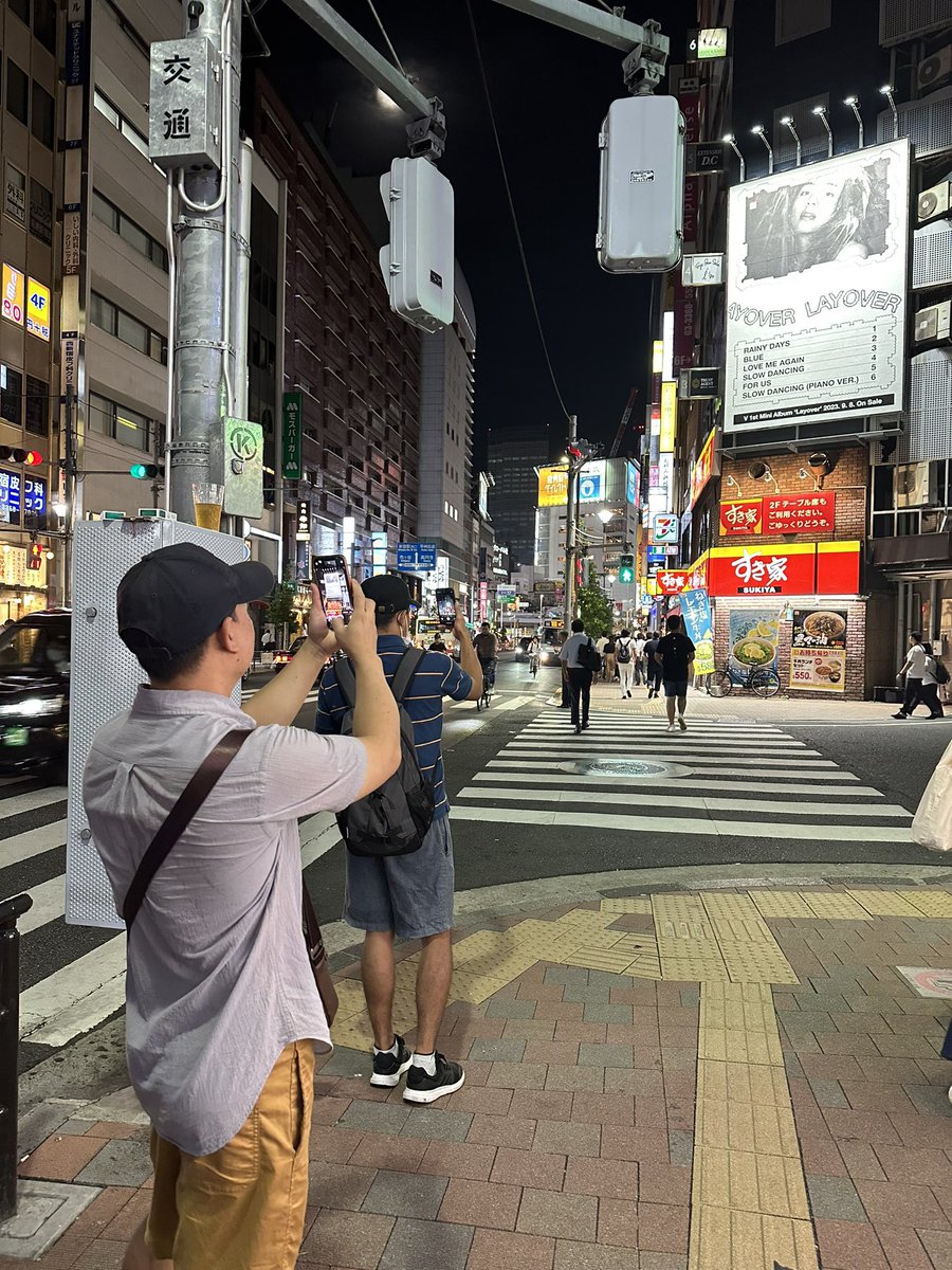 strwbrte's tweet photo. fanboys going feral for kim taehyung-
a thread https://t.co/G2zjF0fLEF
