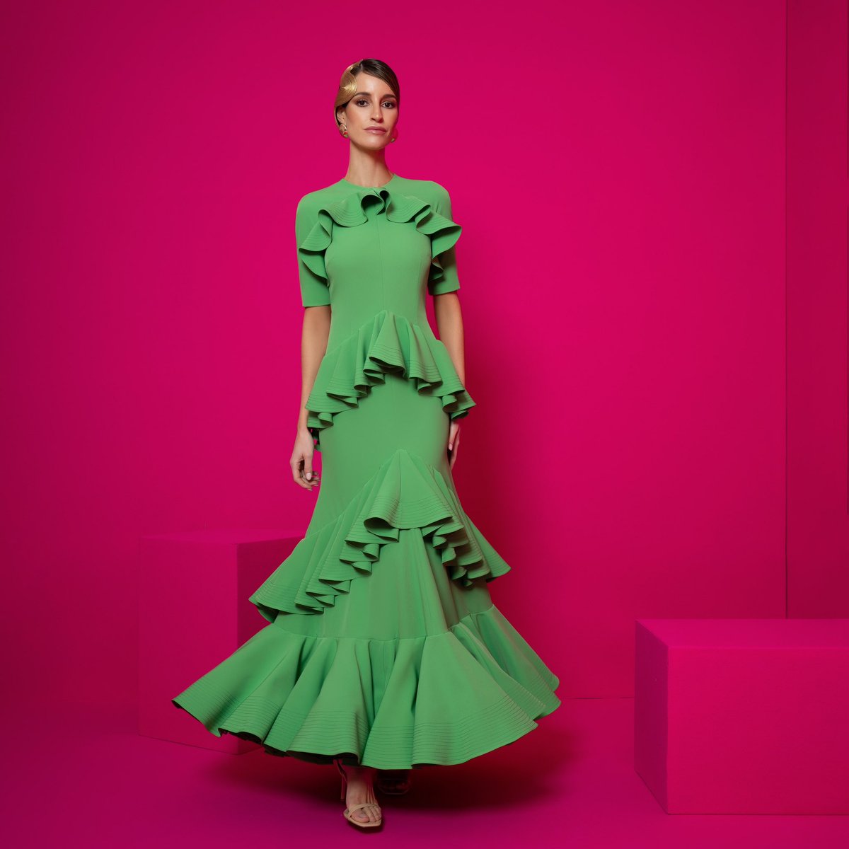 CORAL. Feria 2024 
Fotografiado en Sevilla por @ernestocastillofoto 

#CoralJoséHidalgo #ModaFlamenca #Moda #Artesanía #Coral #JoséHidalgo #Sevilla #FeriaDeSevilla #Feria2024 #NewCollection #Fashion #Style #Tendencia #Fiestasdeprimavera 
#SpanishFashion #ModaAndaluza