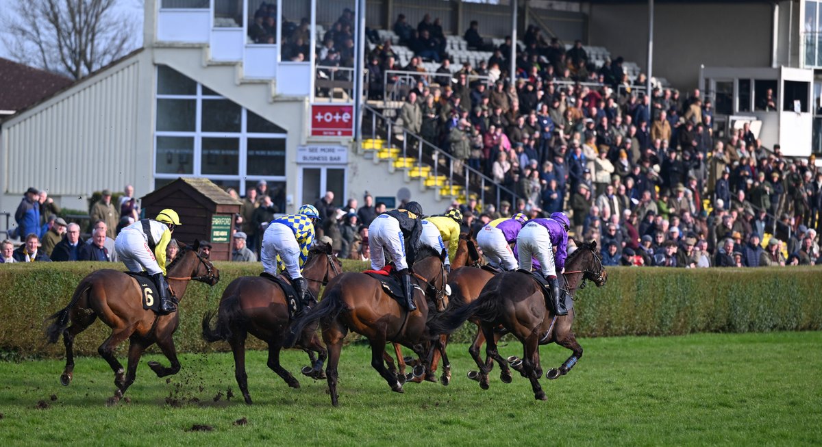 Don't miss our penultimate raceday of the season! 😀 We're racing on Monday 8th April 🙌 ⏰Gates open 12.40pm 🐎First race 2.38pm 🐎Last race 5.08pm 🎟️Best priced tickets in advance via the web Please note there is no complimentary bus running due to train strikes