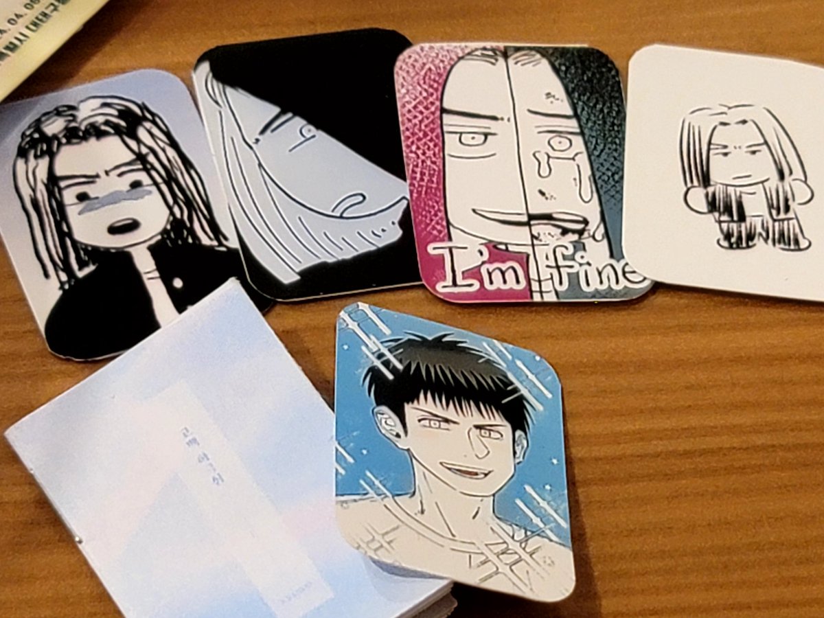 론리전 다들 재밌게 즐기셨나요🥹...?
저는... 재밌었는데 보시는 분들도 재미있었길...🥹🔥🥦
다시한번 협력 도와주신 분들께 너무너무 감사드리고... 론리전에서 찍지 못했건 솜깅용 포카와 회지, 솜분증의 디테일을 보여드립니다🥹