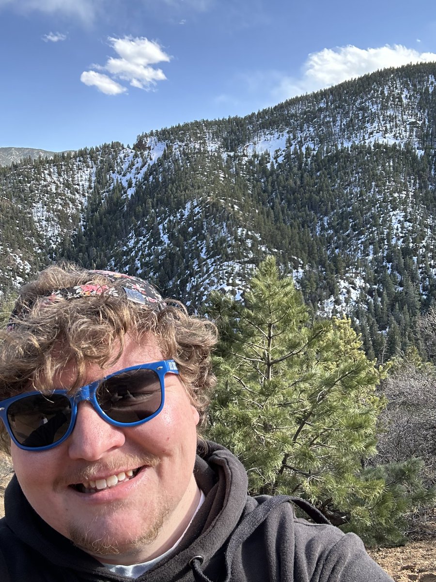 Zeddriel's tweet photo. Been a good week so far out here in Colorado, glad I get to spend 25 out here with some of the most important people in my life. Much love ❤️ https://t.co/HsQrdgrXB6