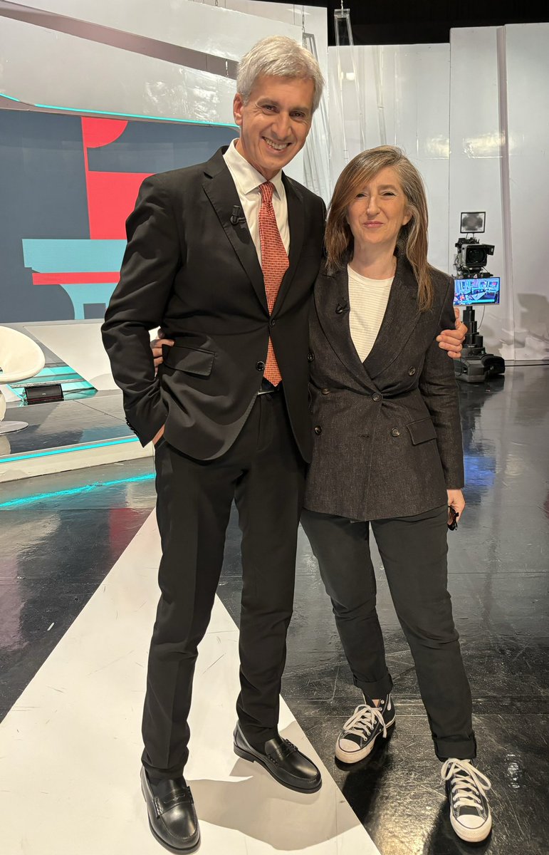 Mi fa proprio piacere, oggi, essere a #tvtalk con @sabri_giannini. Abbiamo una grande passione in comune: il giornalismo schietto. Ci vediamo alle 15 su @RaiTre