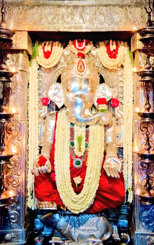 Anegudde Shri Vinayaka Kumbashi #Kundapura Today's Alankara 🙏