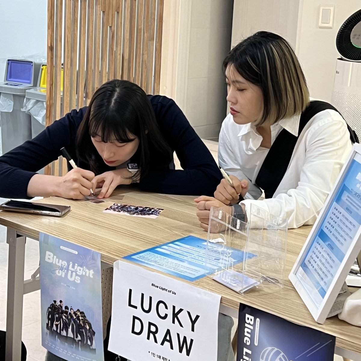 정민선수, 하경선수가 전시회장에 방문해주셨습니다!💙

전시회 많은 관심 부탁드립니다!!